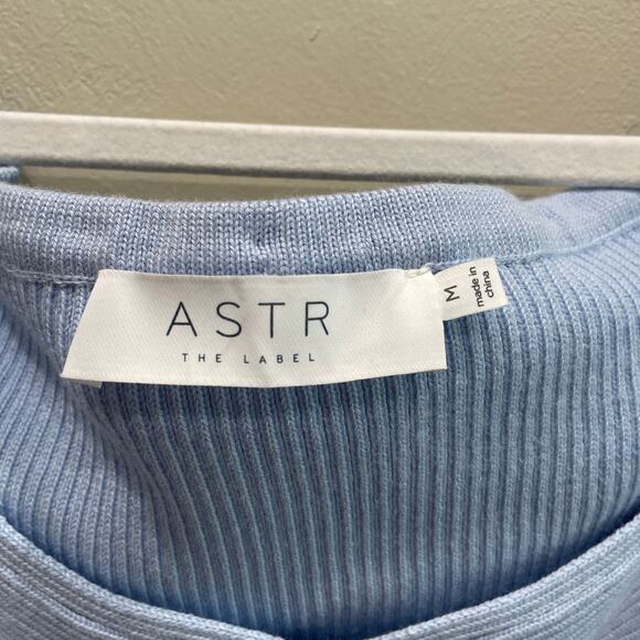 NWT ASTR The Label Harlie Off Shoulder Cropped Sweater Light Blue - Size: Medium - Picture 5 of 7